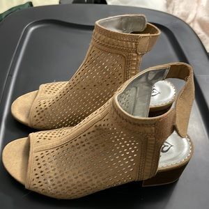 Womens open toe sandals with heel